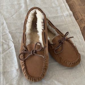 Women’s Dakota Moccasin UGG slippers